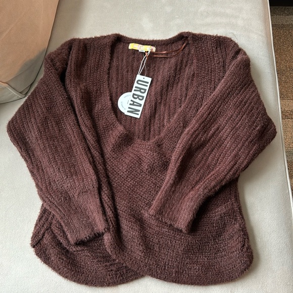 URBAN OUTFITTERS Reversible Faux Wrap Sweater - Picture 4 of 8